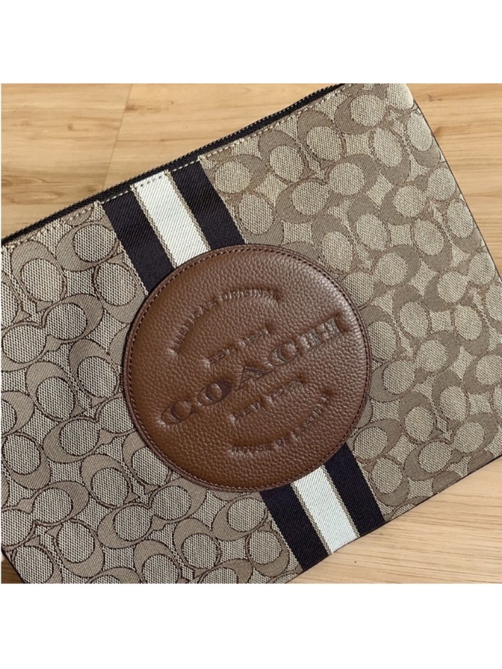 Coach Large Pouch In Signature Jacquard - Picture 3 of 9